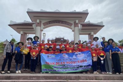 Sáng nay 25/11/2023 Liên đội Trường tiểu học Đức Phú tổ chức cho học sinh tham quan ngoại khoá, hoạt động trải nghiệm và giáo dục lịch sử địa phương tại đền thờ Trương Định, khu chứng tích Sơn Mỹ.