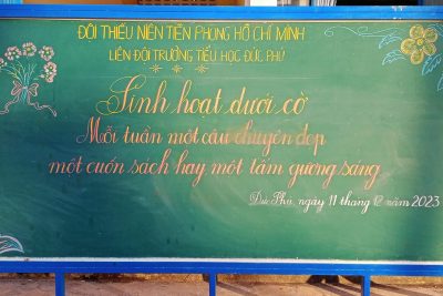 Ngày 11 tháng 12 năm 2023 Liên đội trường tiểu học Đức Phú tổ chức sinh hoạt dưới cờ ” Mỗi tuần 1 câu chuyện đẹp, một cuốn sách hay , một tấm gương sáng. “