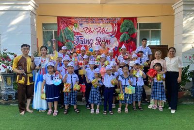 Sáng nay ngày 16/9/2024  Trường TH Đức Phú tổ chức chương trình “Vui tết trung thu “cho các em HS . Nhà trường đã tổ chức quyên góp ủng hộ đồng bào miền  Bắc bị thiệt hại do cơn bão số 3. ❤️Với truyền thống đoàn kết, tinh thần “tương thân, tương ái”, “lá lành đùm lá rách” thực hiện lời kêu gọi của Ủy ban Trung ương Mặt trận Tổ quốc Việt Nam về hỗ trợ đồng bào khắc phục thiệt hại do cơn bão số 3 gây ra; Ban Giám hiệu và GV, NV đã tổ chức đóng góp 01 ngày lương. ❤️Bên cạnh đó, Liên đội còn vận động học sinh, phụ huynh nhà trường tham gia quyên góp ủng hộ đồng bào  miền Bắc bị ảnh hưởng do bão số 3 gây ra với tổng số tiền 6.810.000đ.